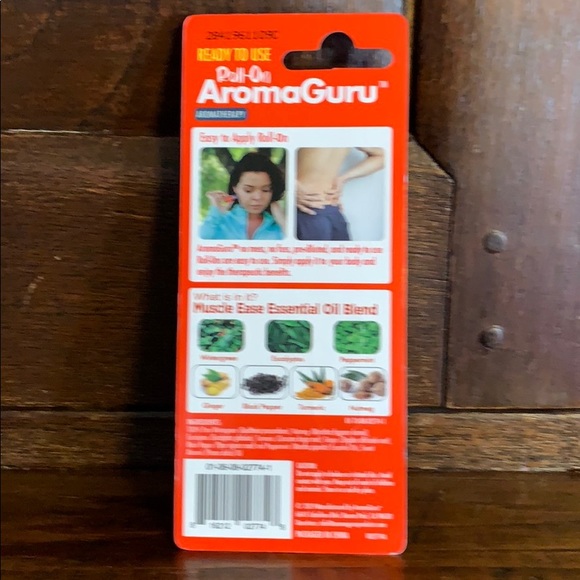 AromaGuru Muscle Ease Essential Oil Blend Roll-On - Picture 2 of 4
